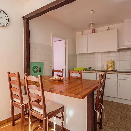 Apartment D'erromardie A 300m : Maison Basque Avec Terrasse, 3 Et Parking - Fr-1-4-589 *