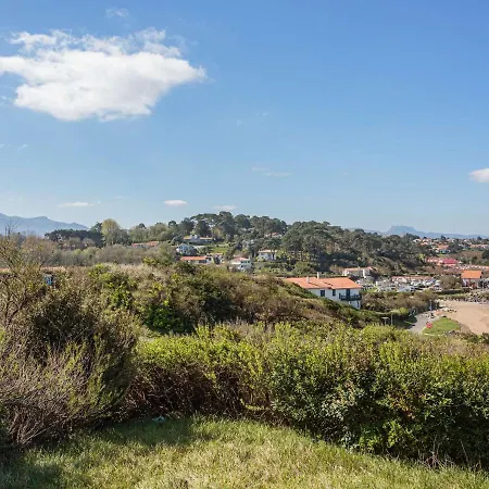 Apartment D'erromardie A 300m : Maison Basque Avec Terrasse, 3 Et Parking - Fr-1-4-589 *