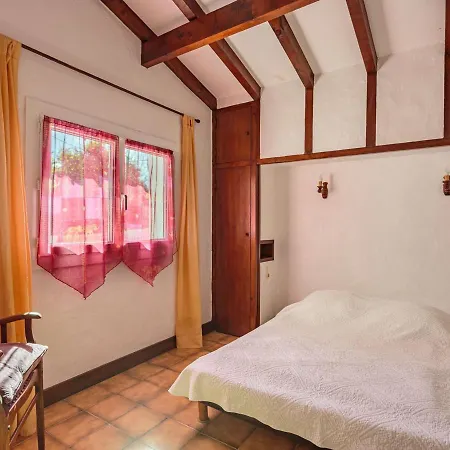 Apartment D'erromardie A 300m : Maison Basque Avec Terrasse, 3 Et Parking - Fr-1-4-589 Saint-Jean-de-Luz